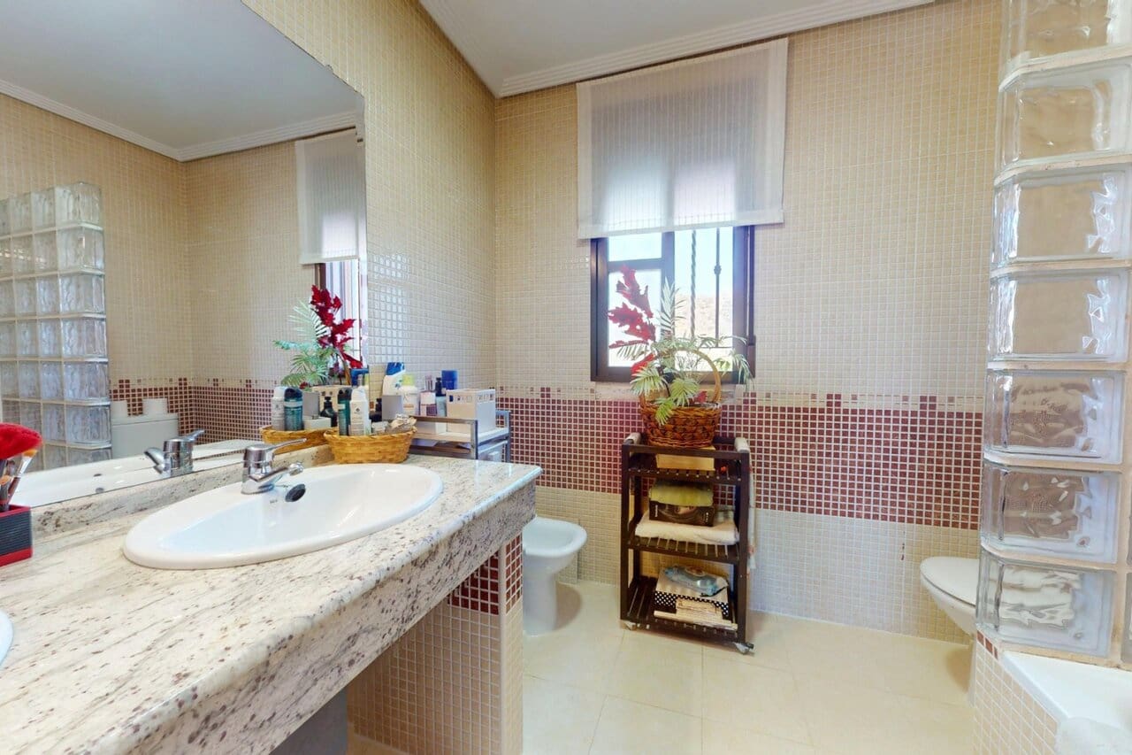 5 slaapkamer Villa te koop in La Campana met zwembad garage - € 880.000 (Ref: 9834785)
