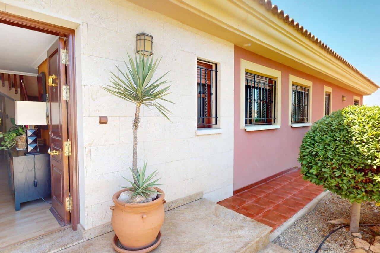 5 slaapkamer Villa te koop in La Campana met zwembad garage - € 880.000 (Ref: 9834785)