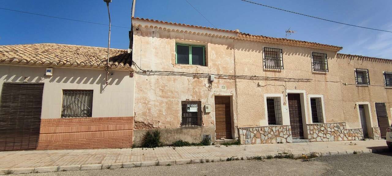 4 bedroom Townhouse for sale in Raspay - € 49,995 (Ref: 9834790)
