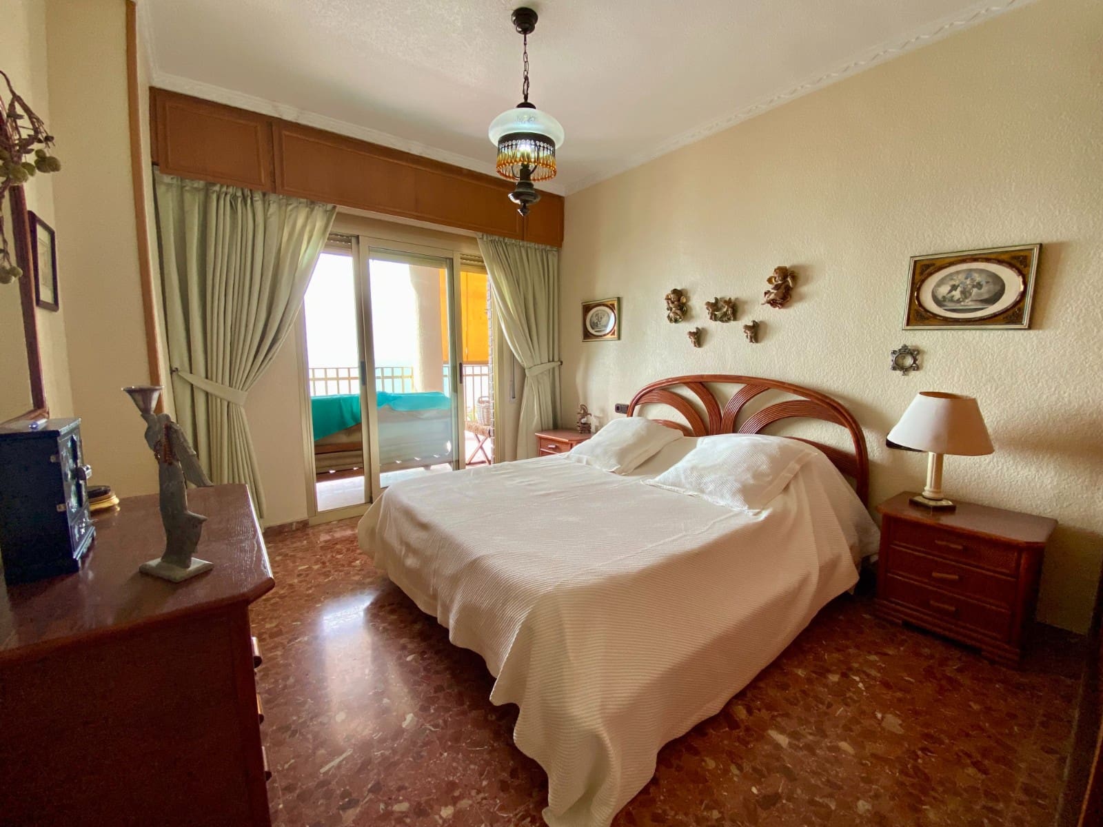 3 Zimmer Apartment zu verkaufen in Torrevieja mit Pool - 475.000 € (Ref: 9838200)