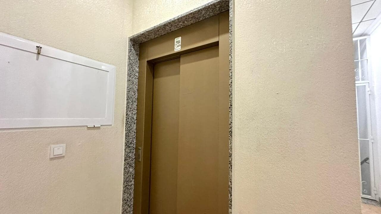 2 soveværelse Lejlighed til salg i Torrevieja med garage - € 139.900 (Ref: 9838208)