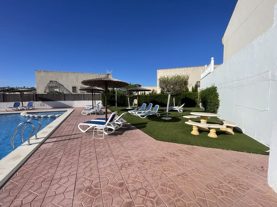 3 slaapkamer Halfvrijstaande villa te koop in Ciudad Quesada met zwembad garage - € 174.900 (Ref: 9838213)