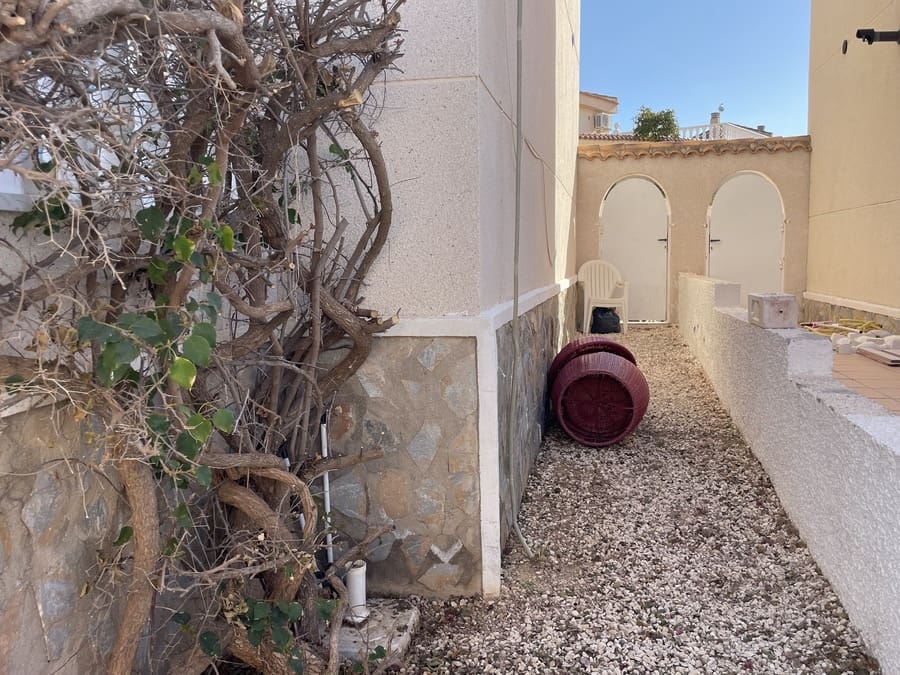 3 slaapkamer Halfvrijstaande villa te koop in Ciudad Quesada met zwembad garage - € 174.900 (Ref: 9838213)