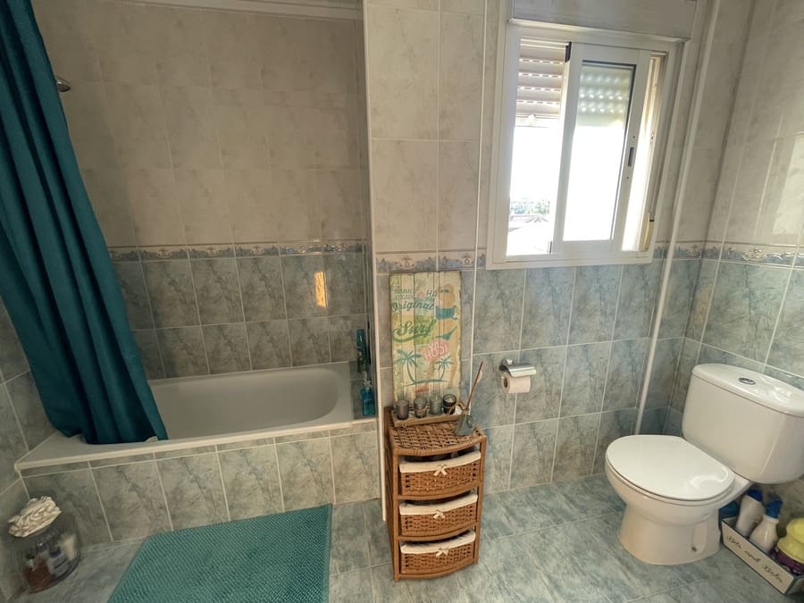 3 slaapkamer Halfvrijstaande villa te koop in Ciudad Quesada met zwembad garage - € 174.900 (Ref: 9838213)