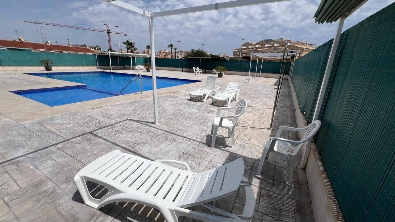 2 camera da letto Bungalow in vendita in Torrevieja con piscina - 134.900 € (Rif: 9838218)