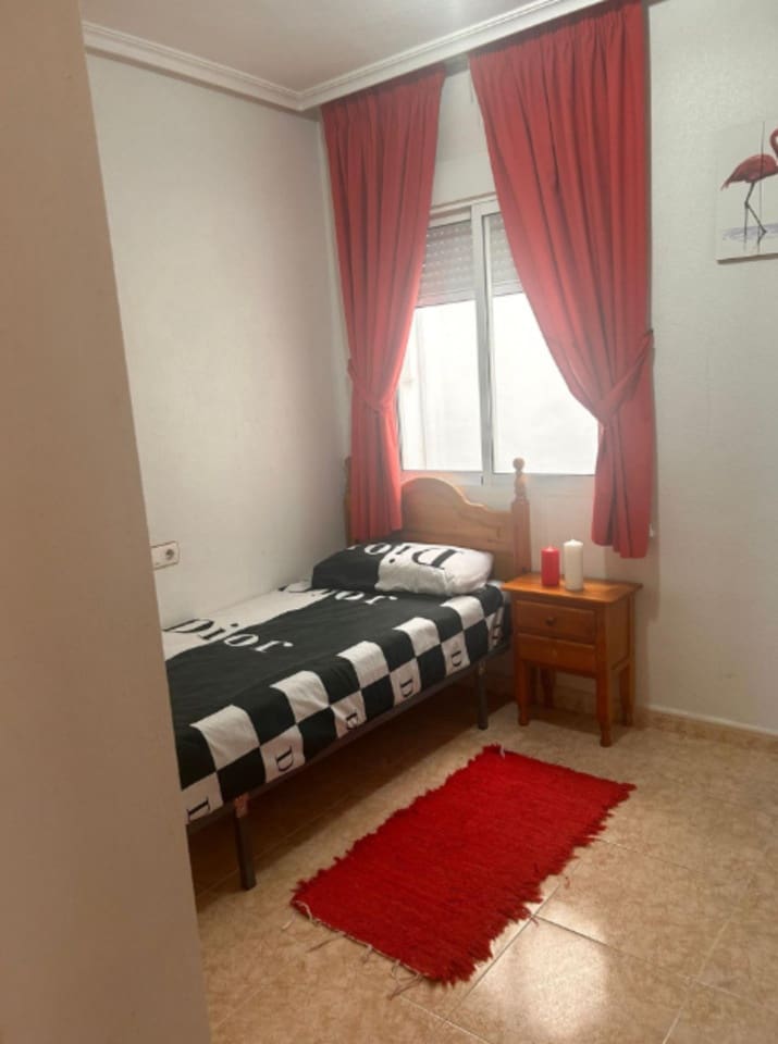 2 bedroom Apartment for sale in Torrevieja with pool - € 119,900 (Ref: 9838219)