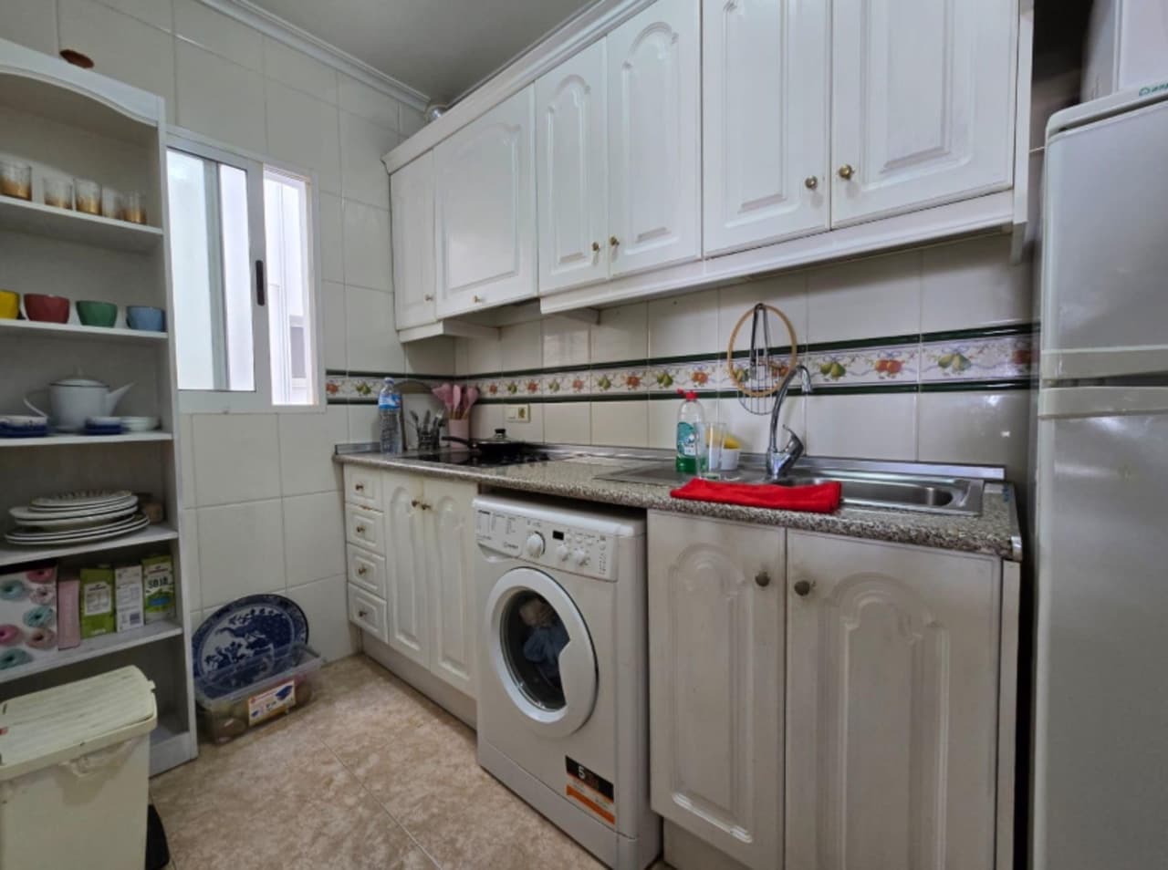 2 bedroom Apartment for sale in Torrevieja with pool - € 119,900 (Ref: 9838219)