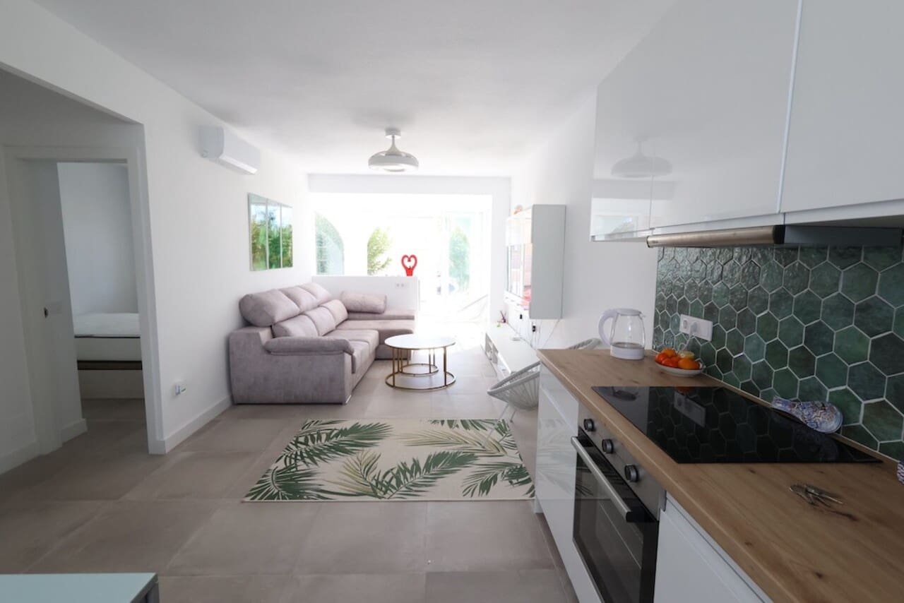 2 bedroom Bungalow for sale in Ciudad Quesada with pool - € 169,000 (Ref: 9838221)