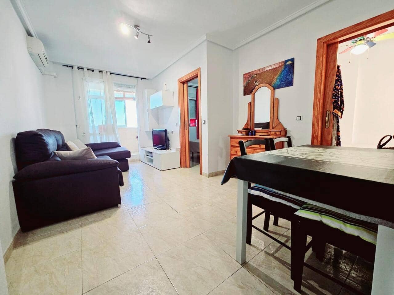 Apartamento de 2 habitaciones en Torrevieja en venta - 124.900 € (Ref: 9838226)