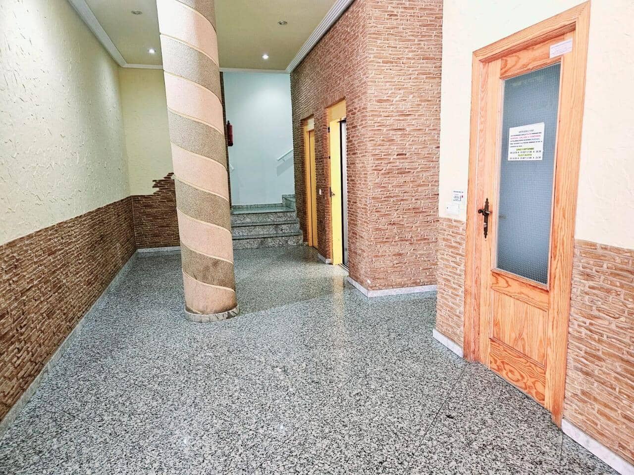 Apartamento de 2 habitaciones en Torrevieja en venta - 124.900 € (Ref: 9838226)