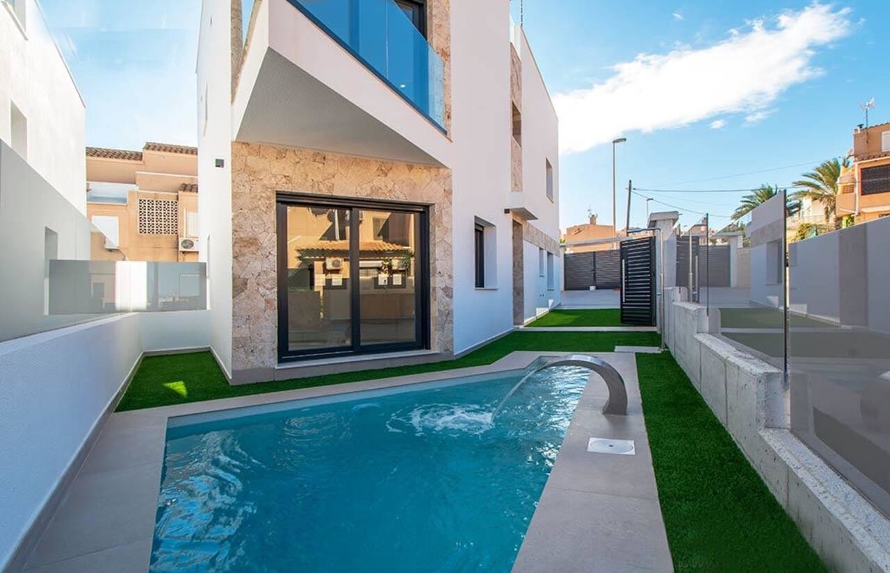 3 camera da letto Villa in vendita in Torrevieja con piscina garage - 660.000 € (Rif: 9838227)