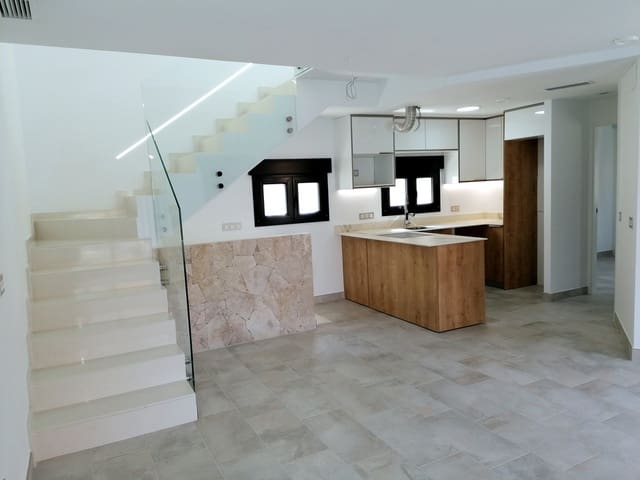 3 camera da letto Villa in vendita in Parque de las Naciones, Torrevieja con piscina garage - 660.000 € (Rif: 9838227)