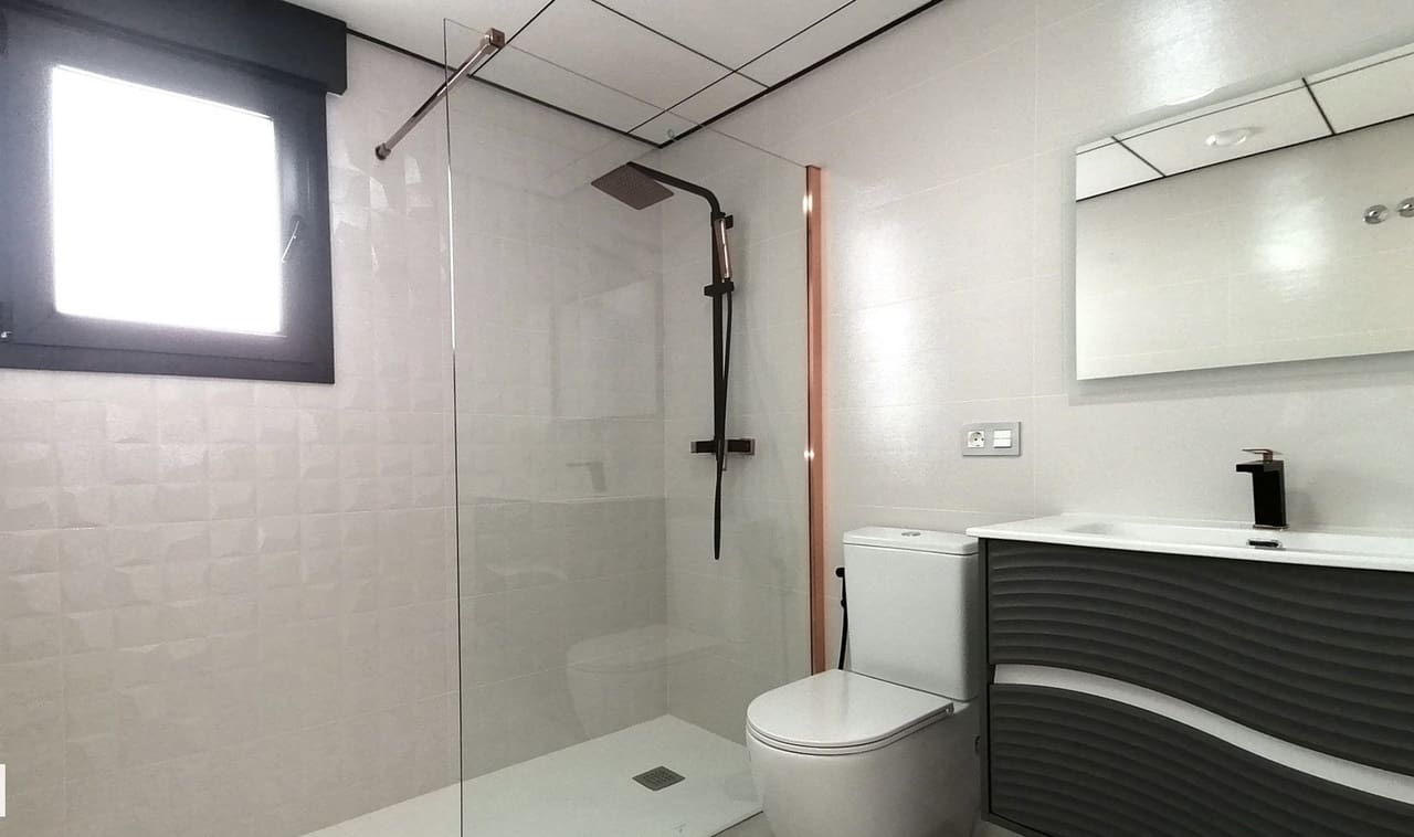 3 camera da letto Villa in vendita in Torrevieja con piscina garage - 660.000 € (Rif: 9838227)