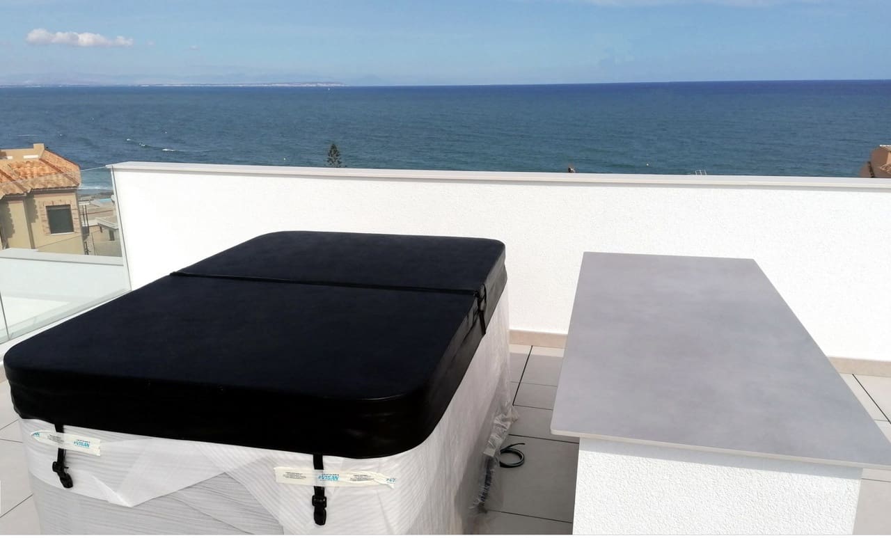 3 camera da letto Villa in vendita in Torrevieja con piscina garage - 660.000 € (Rif: 9838227)
