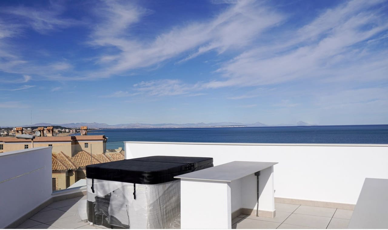 3 camera da letto Villa in vendita in Torrevieja con piscina garage - 660.000 € (Rif: 9838227)