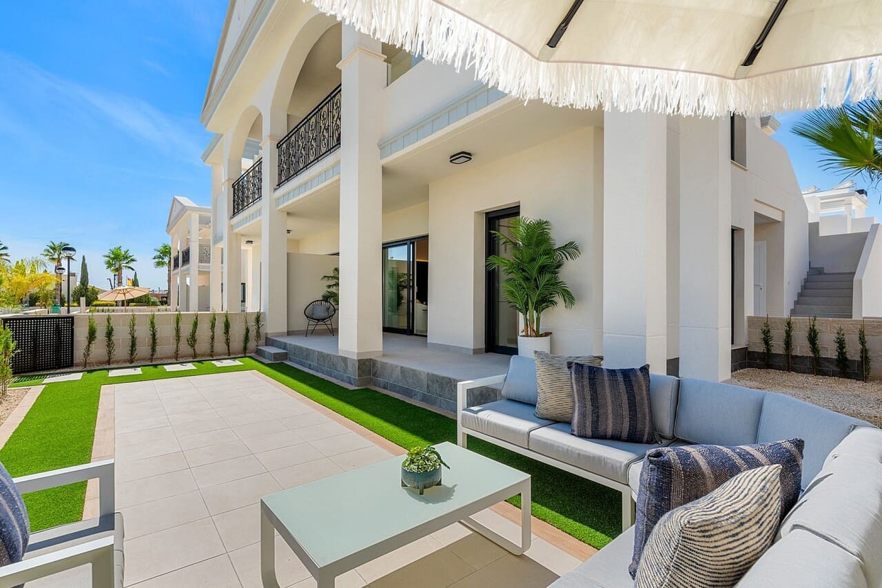 2 soveværelse Lejlighed til salg i Ciudad Quesada med swimmingpool - € 299.000 (Ref: 9838229)