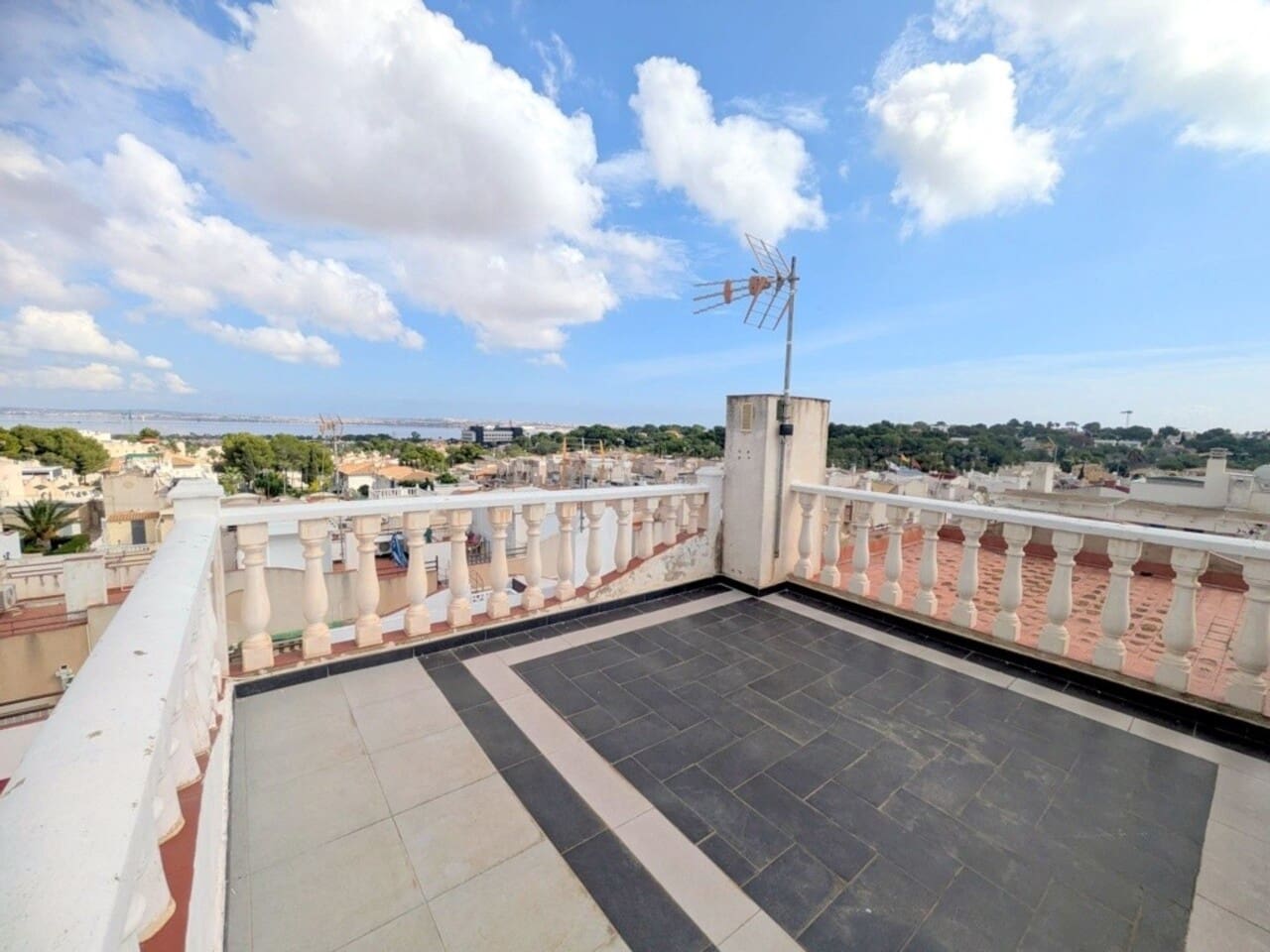 3 quarto Moradia Geminada para venda em Los Balcones com piscina - 168 900 € (Ref: 9838232)