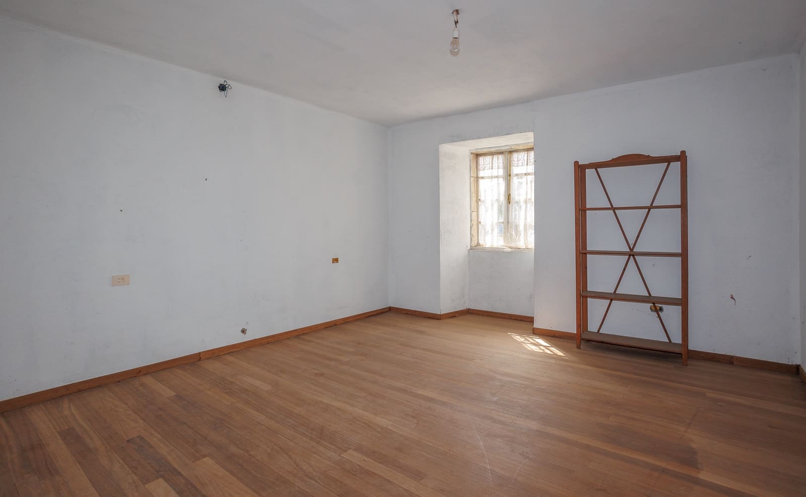 8 sypialnia Finka/Dom wiejski na sprzedaż w Miasto Lugo - 280 000 € (Ref: 10001046)