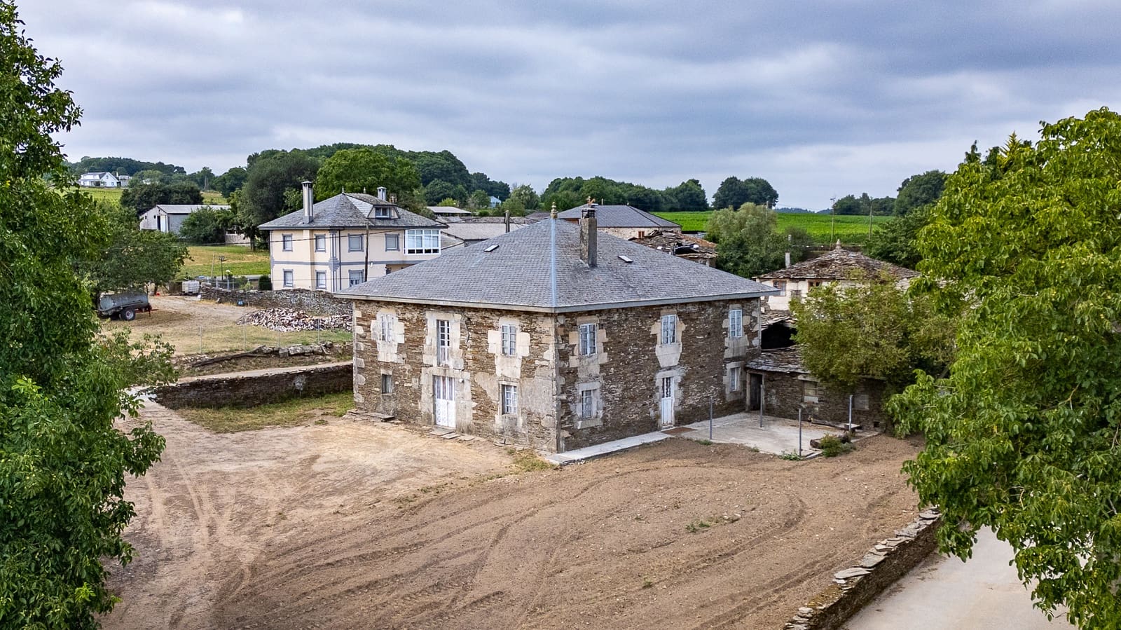 8 sypialnia Finka/Dom wiejski na sprzedaż w Miasto Lugo - 280 000 € (Ref: 10001046)
