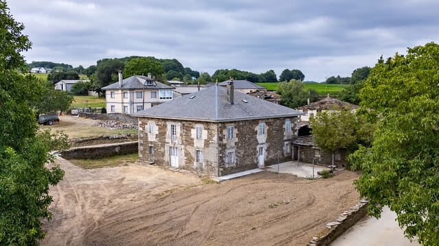 8 sypialnia Finka/Dom wiejski na sprzedaż w Miasto Lugo - 280 000 € (Ref: 10001046)
