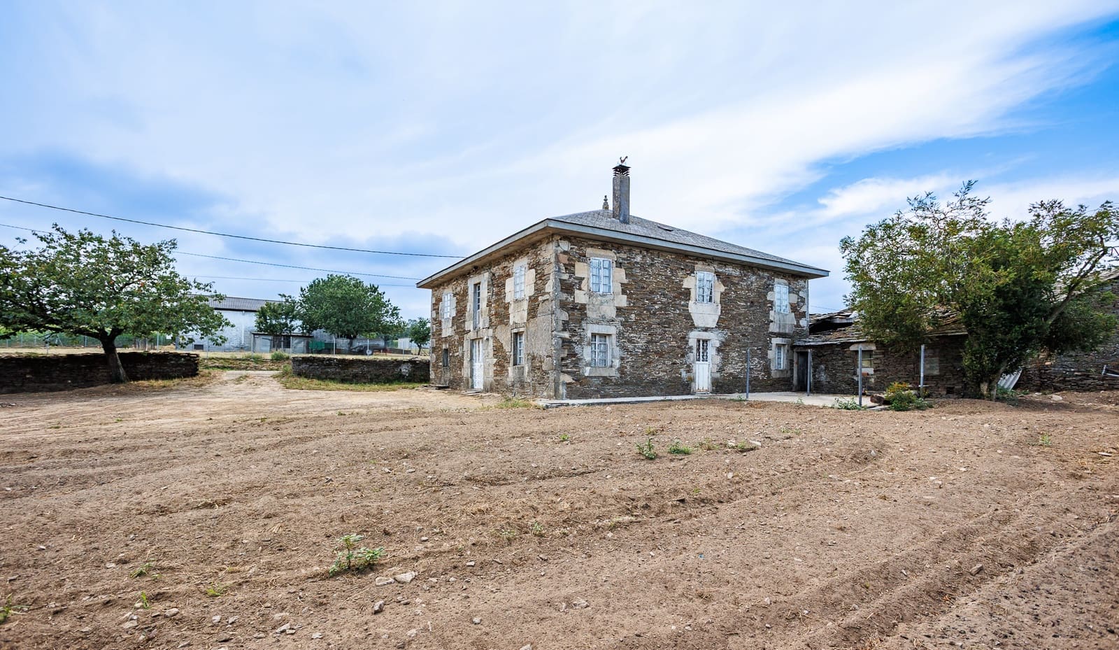 8 sypialnia Finka/Dom wiejski na sprzedaż w Miasto Lugo - 280 000 € (Ref: 10001046)