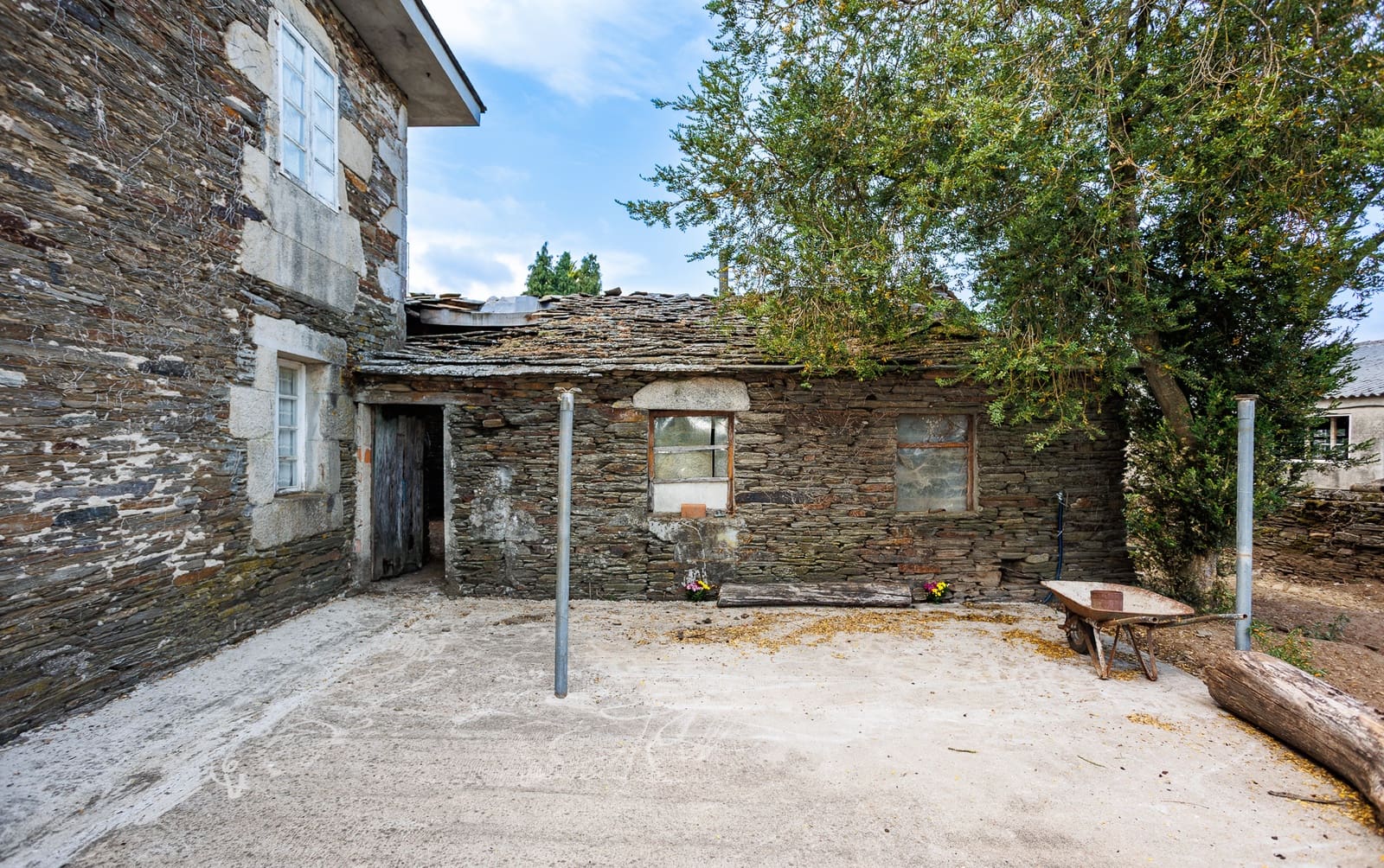 8 sypialnia Finka/Dom wiejski na sprzedaż w Miasto Lugo - 280 000 € (Ref: 10001046)