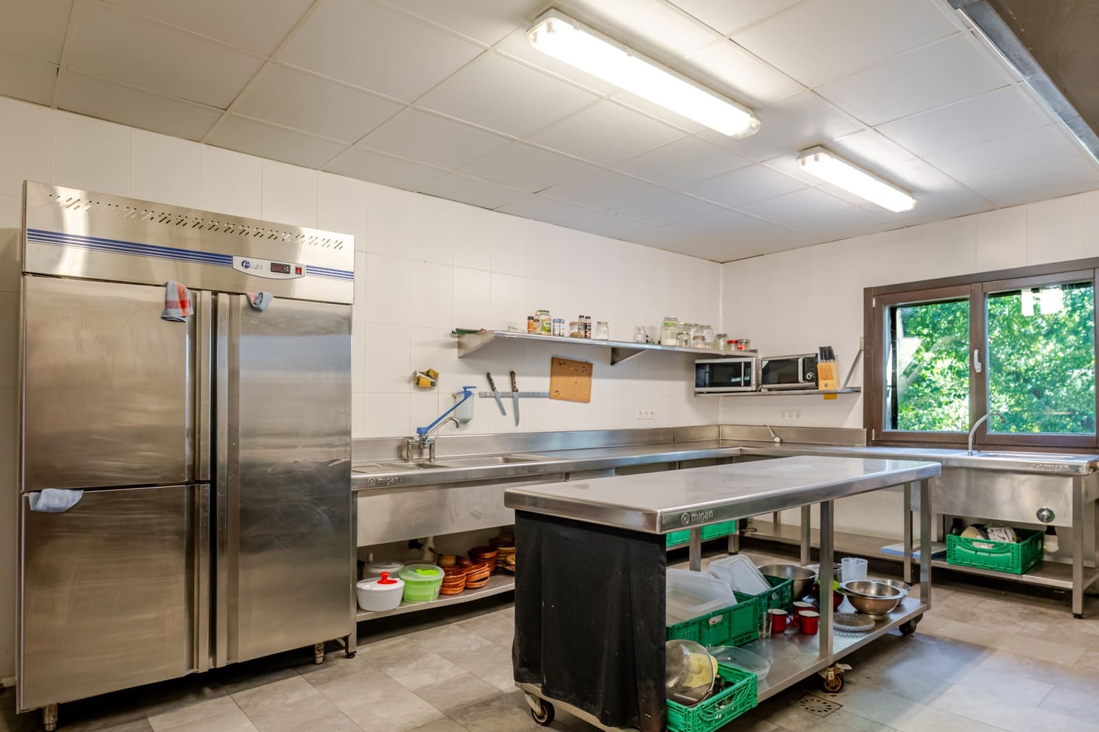 17 Zimmer Firma/Unternehmen zu verkaufen in Friol mit Garage - 690.000 € (Ref: 10032381)