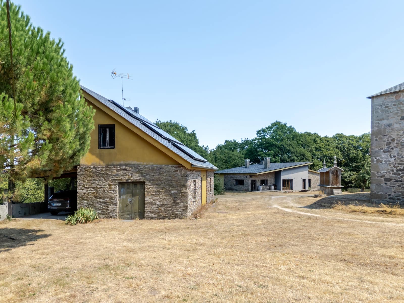 17 Zimmer Firma/Unternehmen zu verkaufen in Friol mit Garage - 690.000 € (Ref: 10032381)