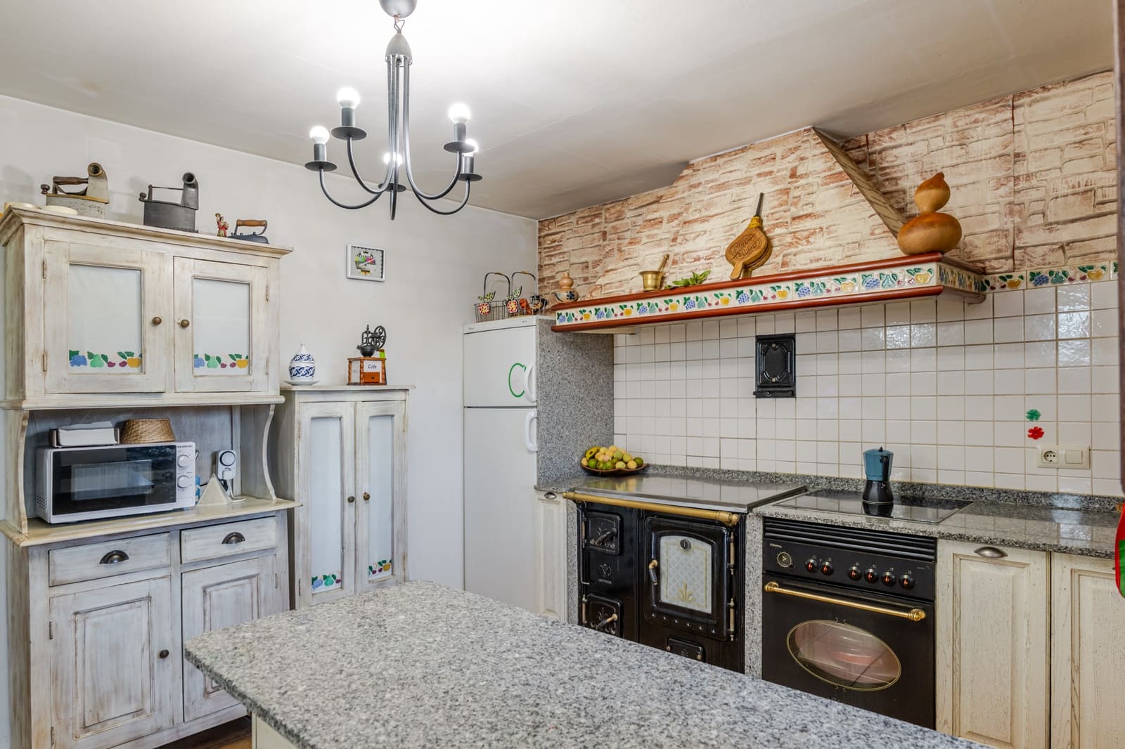 6 sypialnia Finka/Dom wiejski na sprzedaż w Covelo z garażem - 325 000 € (Ref: 10062301)