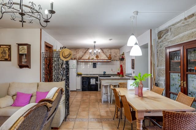 6 sypialnia Finka/Dom wiejski na sprzedaż w Covelo z garażem - 325 000 € (Ref: 10062301)