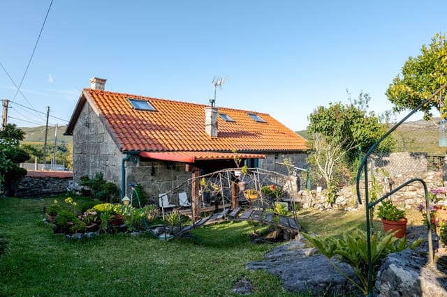 6 sypialnia Finka/Dom wiejski na sprzedaż w Covelo z garażem - 325 000 € (Ref: 10062301)