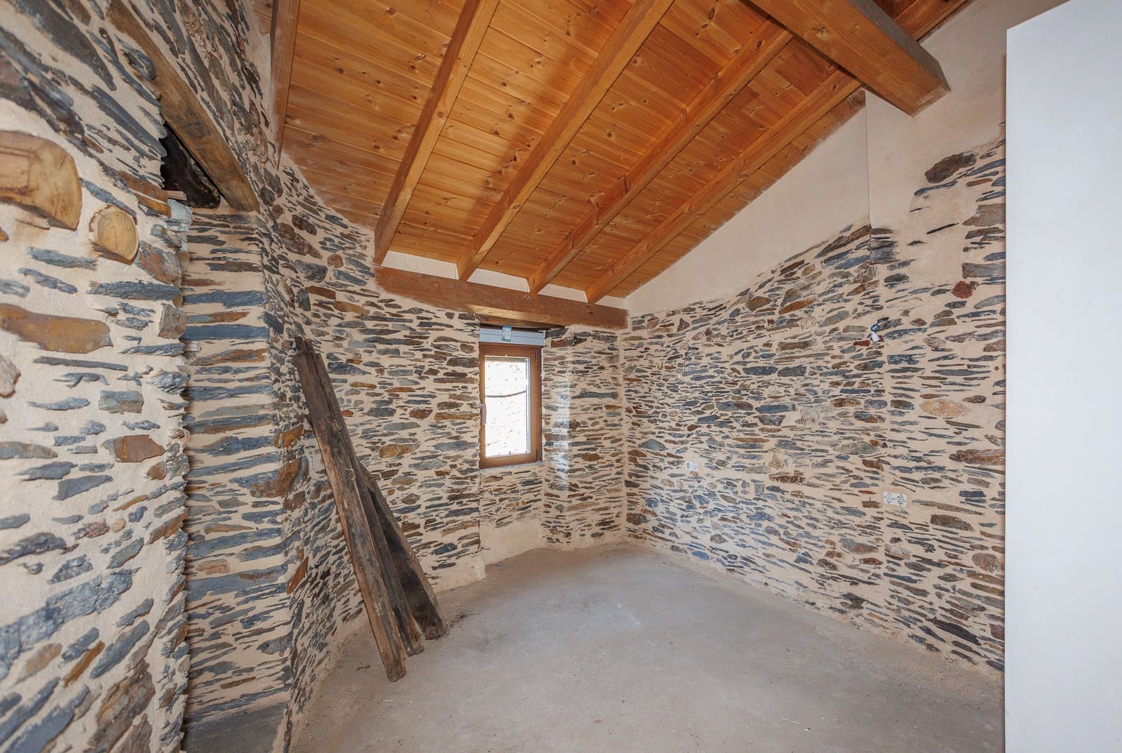 5 soverom Finca/Herregård til salgs i A Rua - € 250 000 (Ref: 10172710)
