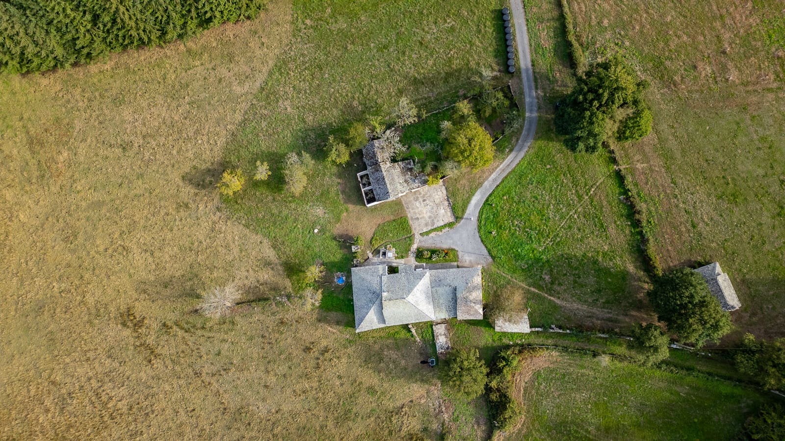Finca/Casa Rural de 5 habitaciones en Begonte en venta con garaje - 599.000 € (Ref: 10185906)