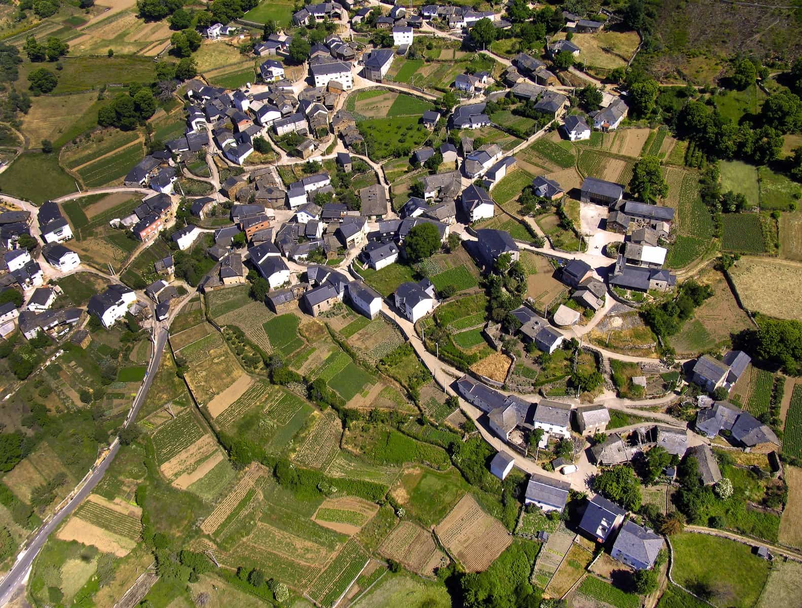 6 soveværelse Finca/Landehus til salg i Palacios del Sil - € 160.000 (Ref: 8449550)