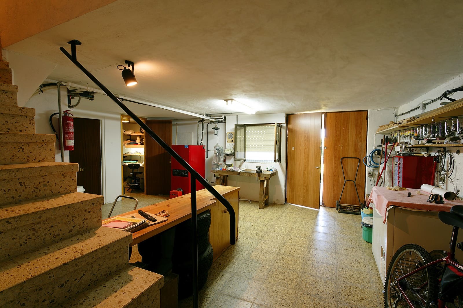 6 bedroom Finca/Country House for sale in Palacios del Sil - € 145,000 (Ref: 8449550)