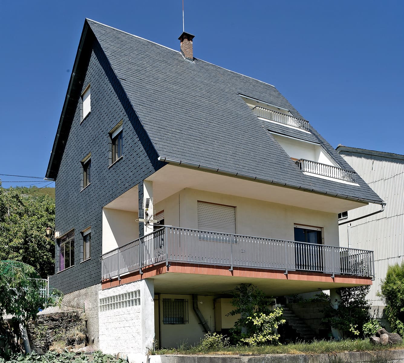 6 bedroom Finca/Country House for sale in Palacios del Sil - € 145,000 (Ref: 8449550)