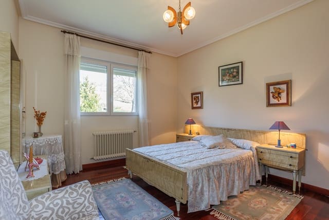 5 bedroom Finca/Country House for sale in Castro Caldelas - € 215,000 (Ref: 8449553)