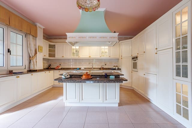 6 soverom Finca/Herregård til salgs i Santiago de Compostela med svømmebasseng - € 899 000 (Ref: 8449555)