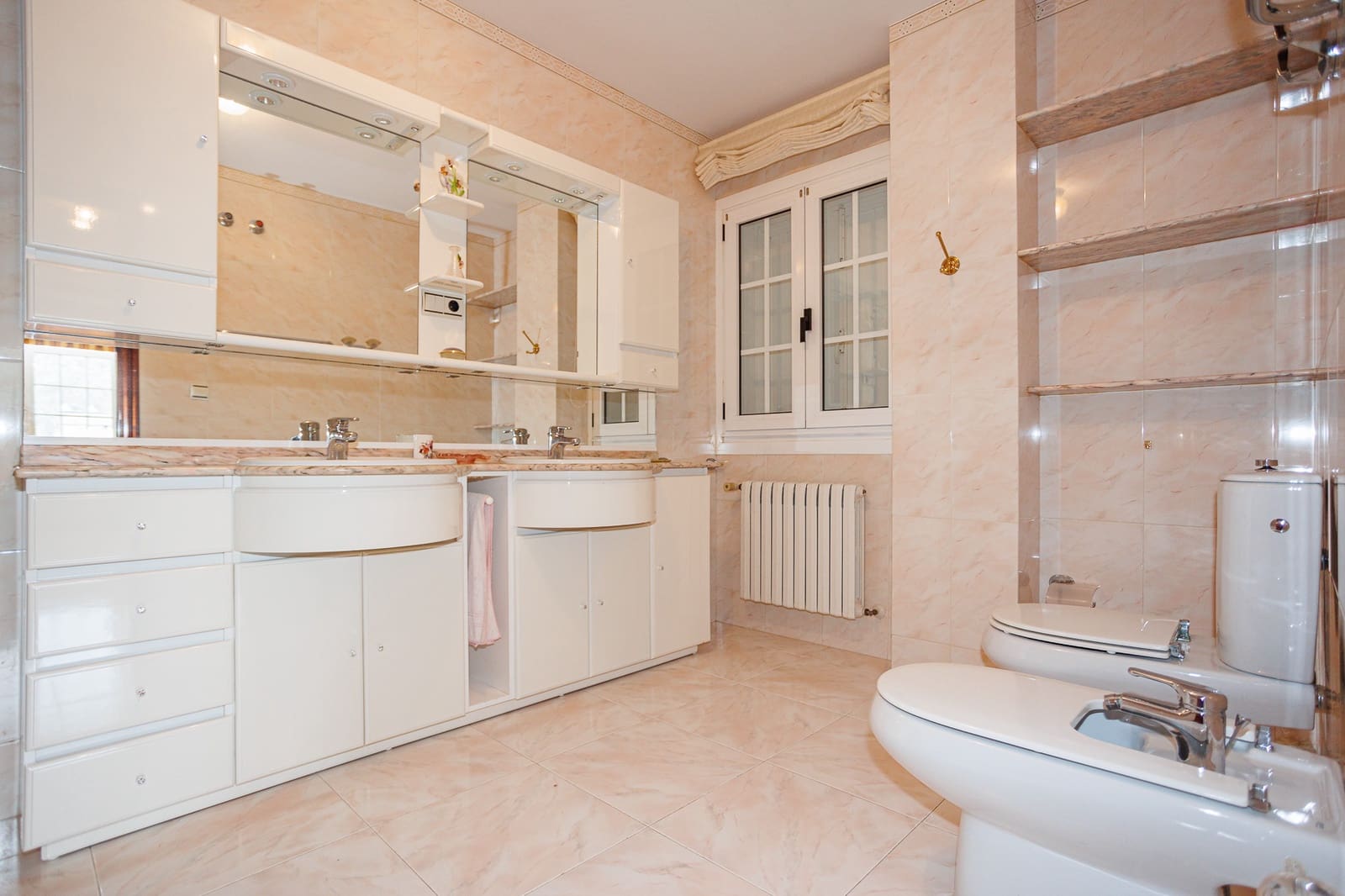 6 soveværelse Finca/Landehus til salg i Santiago de Compostela med swimmingpool garage - € 899.000 (Ref: 8449555)