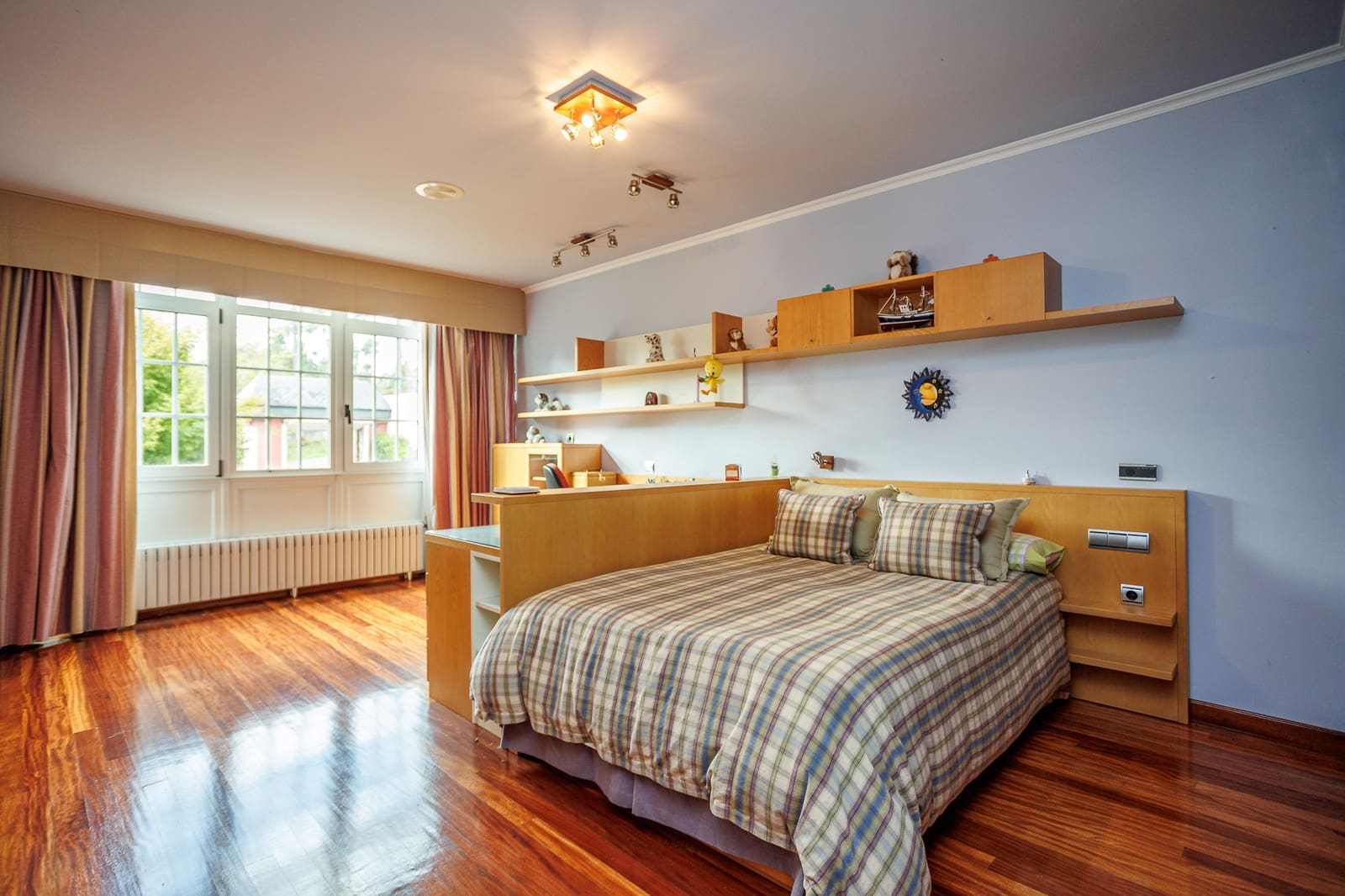 6 soveværelse Finca/Landehus til salg i Santiago de Compostela med swimmingpool garage - € 899.000 (Ref: 8449555)