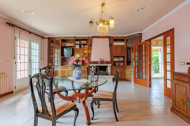 6 sypialnia Finka/Dom wiejski na sprzedaż w Santiago de Compostela z basenem garażem - 899 000 € (Ref: 8449555)