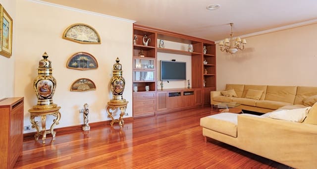 6 sypialnia Finka/Dom wiejski na sprzedaż w Santiago de Compostela z basenem garażem - 899 000 € (Ref: 8449555)