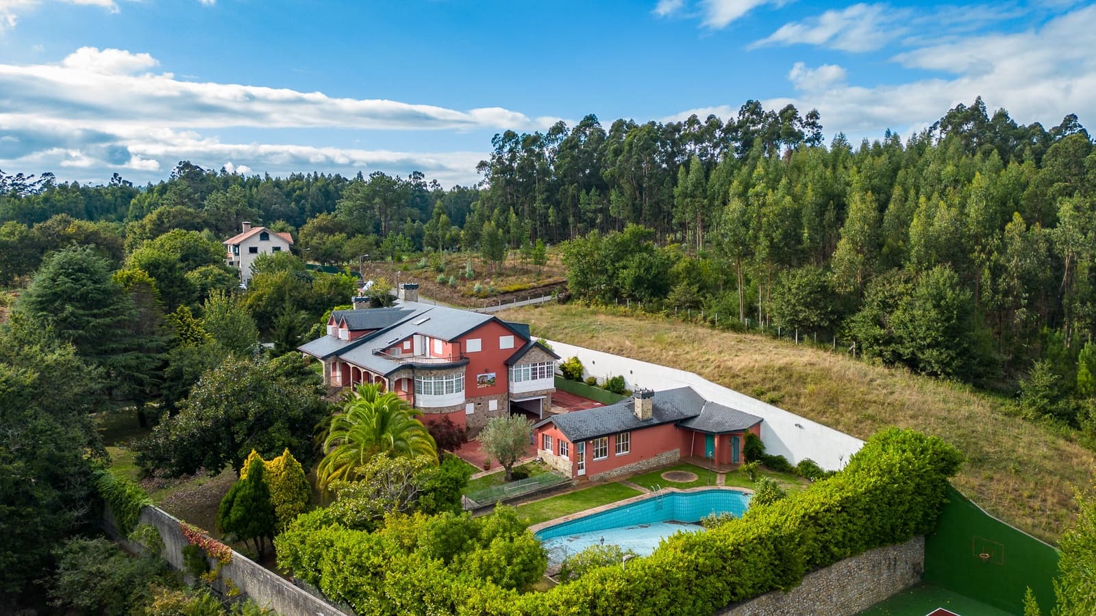 6 soveværelse Finca/Landehus til salg i Santiago de Compostela med swimmingpool garage - € 899.000 (Ref: 8449555)