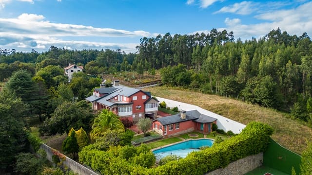 6 sypialnia Finka/Dom wiejski na sprzedaż w Santiago de Compostela z basenem garażem - 899 000 € (Ref: 8449555)