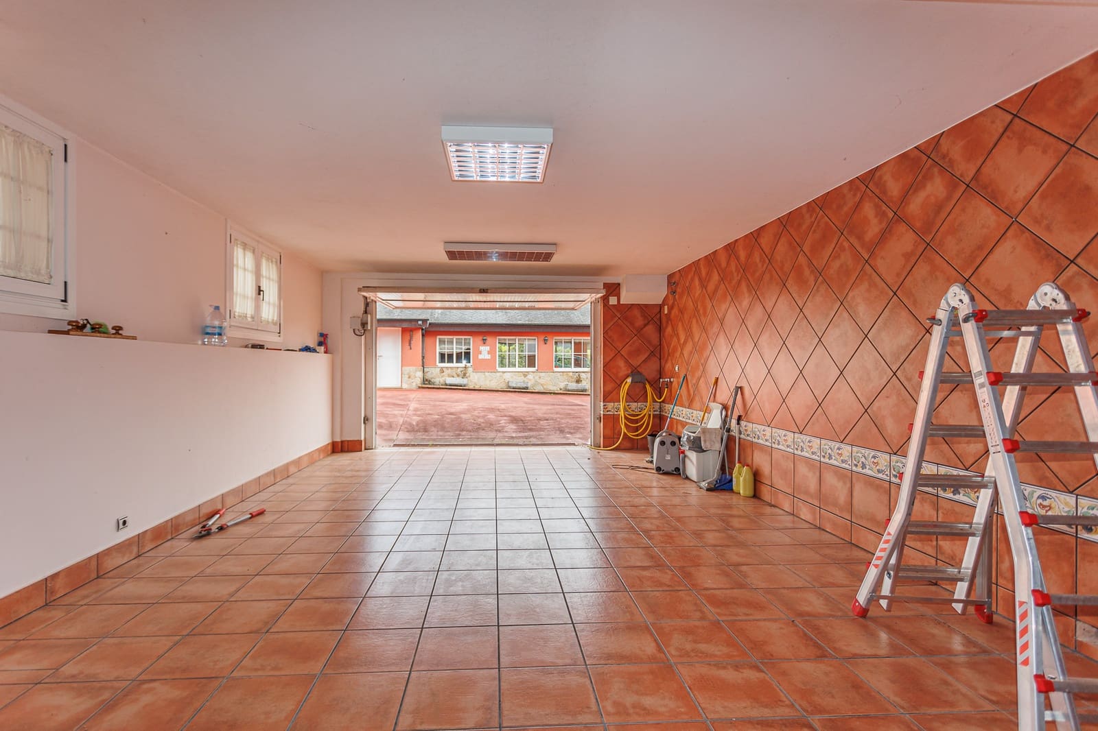 6 soveværelse Finca/Landehus til salg i Santiago de Compostela med swimmingpool garage - € 899.000 (Ref: 8449555)