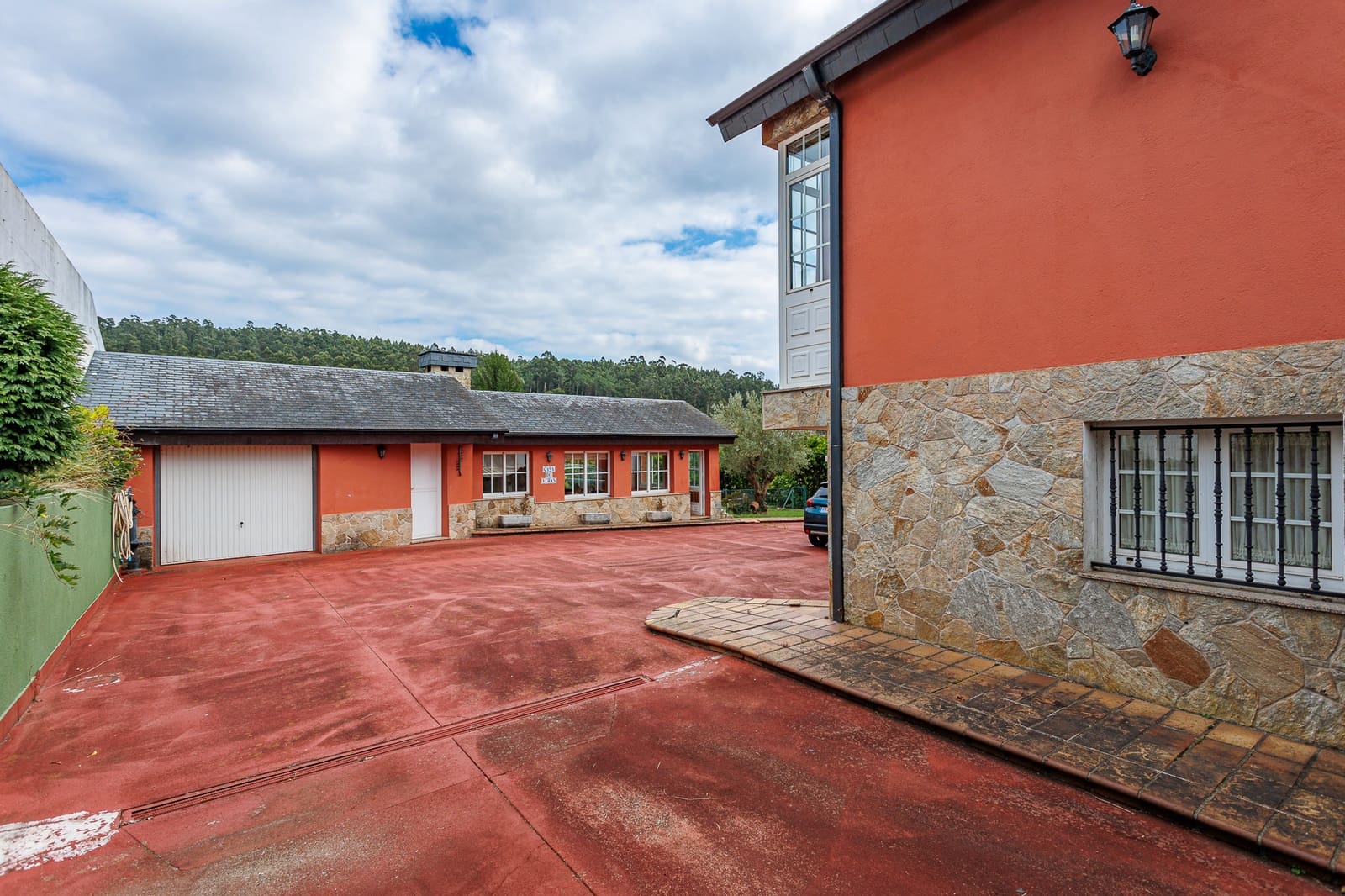 6 soveværelse Finca/Landehus til salg i Santiago de Compostela med swimmingpool garage - € 899.000 (Ref: 8449555)