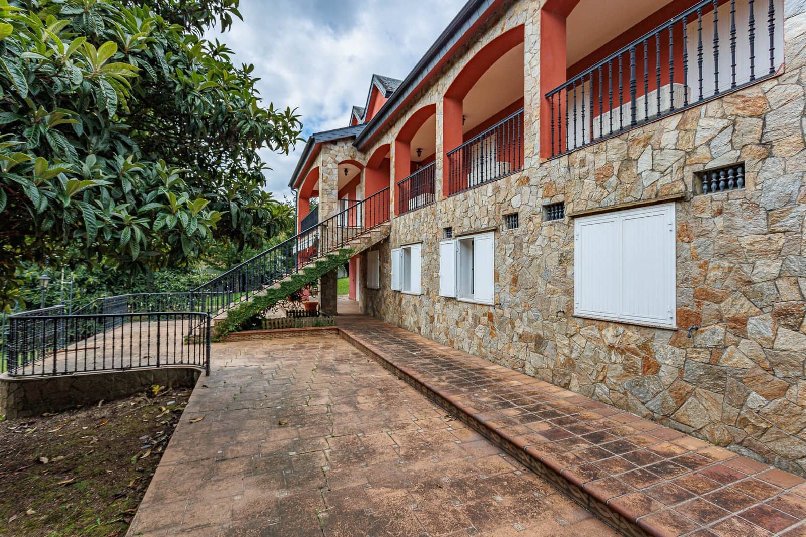 6 soveværelse Finca/Landehus til salg i Santiago de Compostela med swimmingpool garage - € 899.000 (Ref: 8449555)