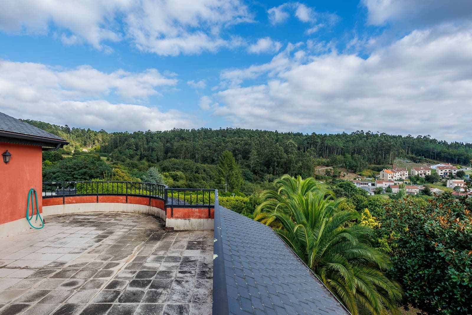 6 soveværelse Finca/Landehus til salg i Santiago de Compostela med swimmingpool garage - € 899.000 (Ref: 8449555)