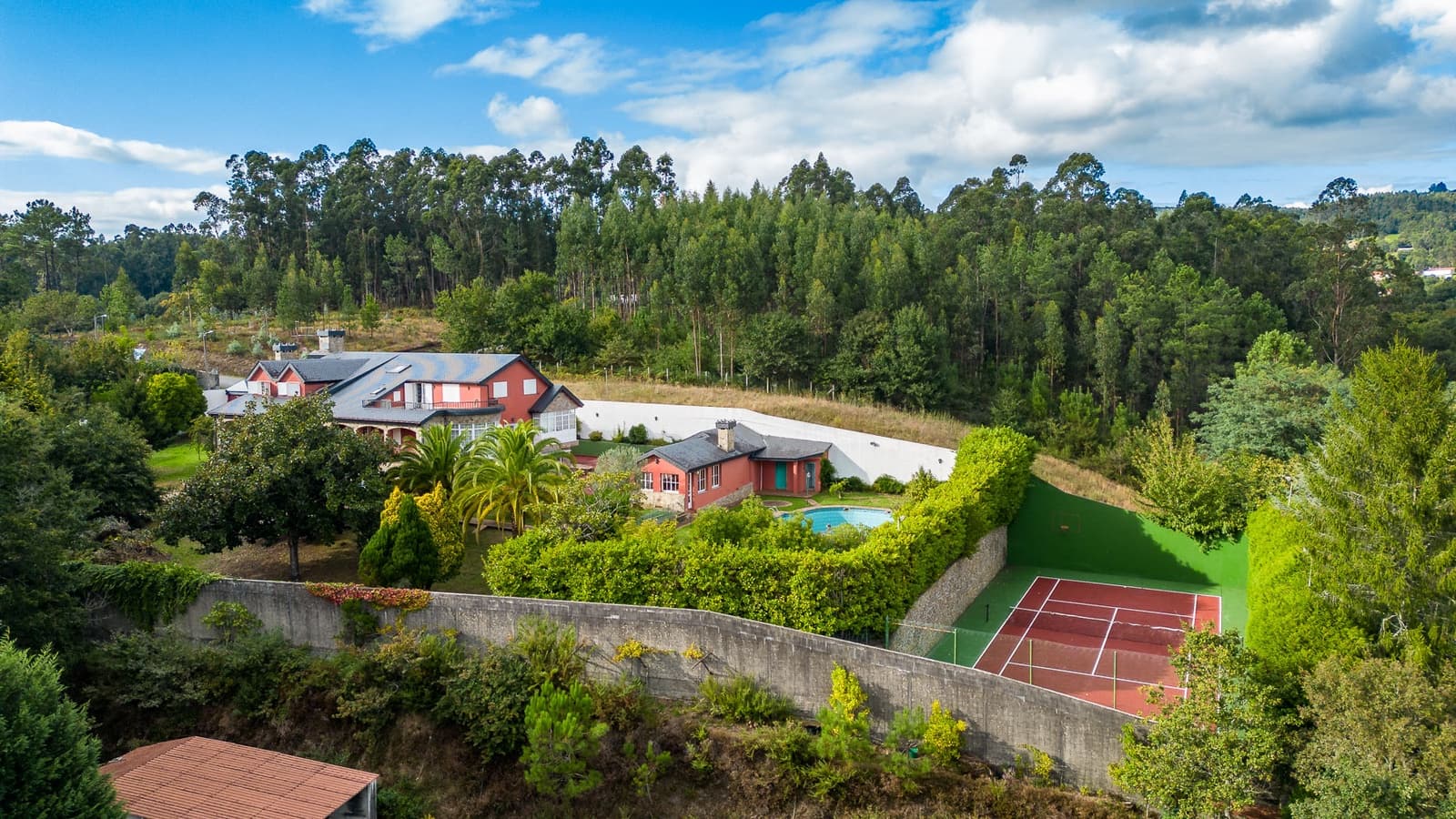 6 soveværelse Finca/Landehus til salg i Santiago de Compostela med swimmingpool garage - € 899.000 (Ref: 8449555)