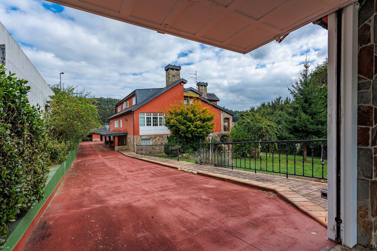 6 soveværelse Finca/Landehus til salg i Santiago de Compostela med swimmingpool garage - € 899.000 (Ref: 8449555)